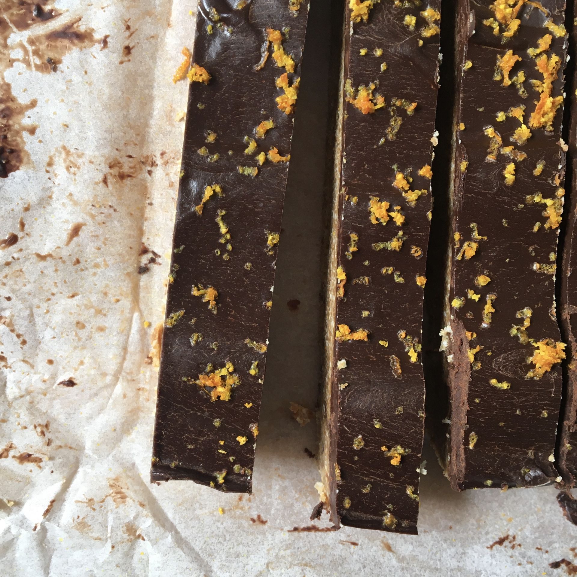 Broken biscuit slab with easy chocolate ganache - The KitchenMaid